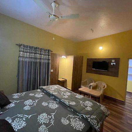 Hotel Lake Queen Rambha Ngoại thất bức ảnh
