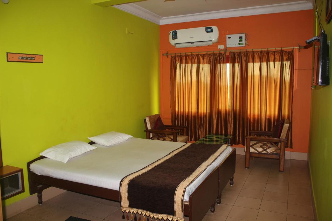 Hotel Lake Queen Rambha Ngoại thất bức ảnh